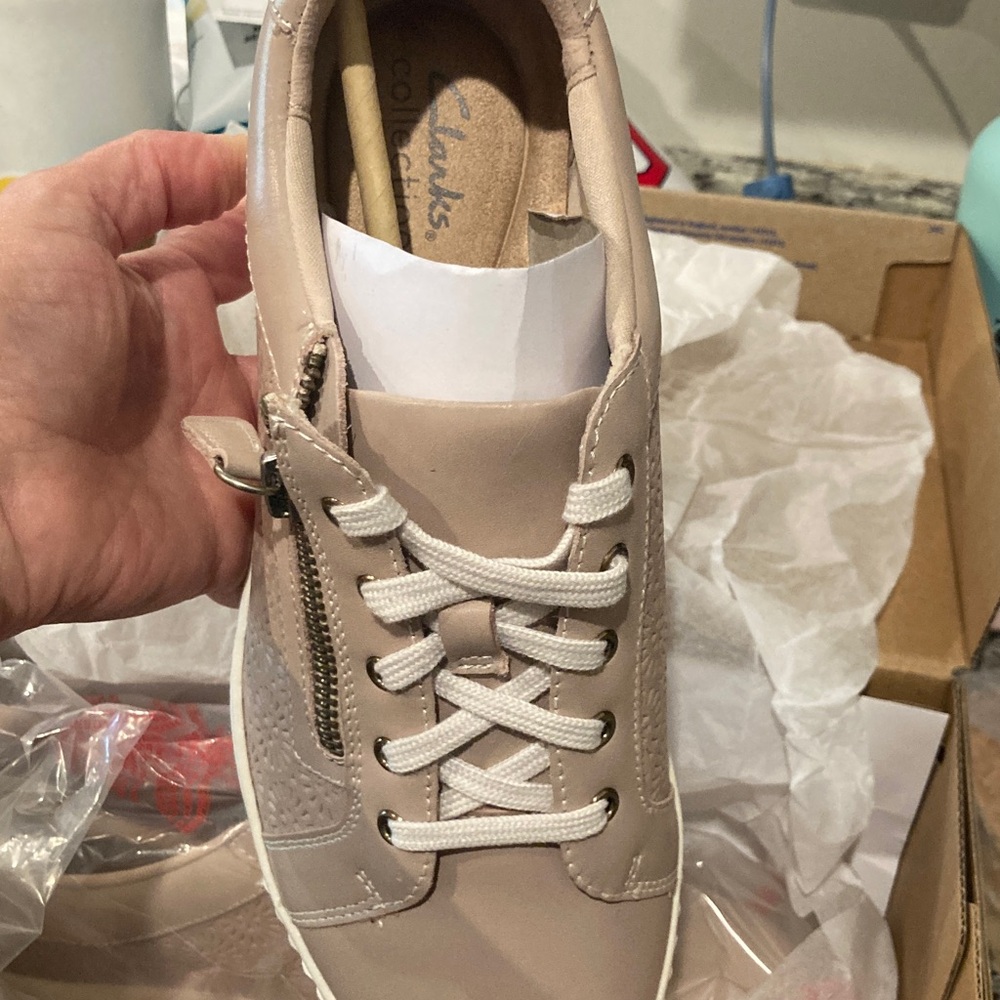 Clarks Light Pink Floral Sneakers women’s size 8W - Picture 3 of 3